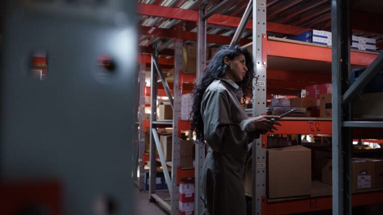Distributor