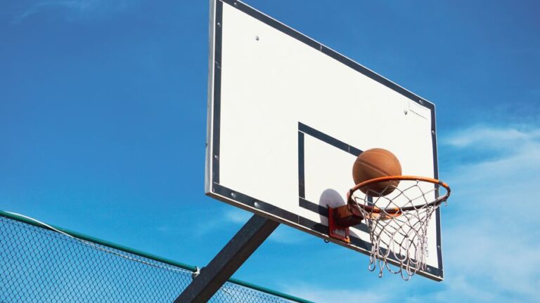 The Importance of Live Score Updates in Sports Engagement