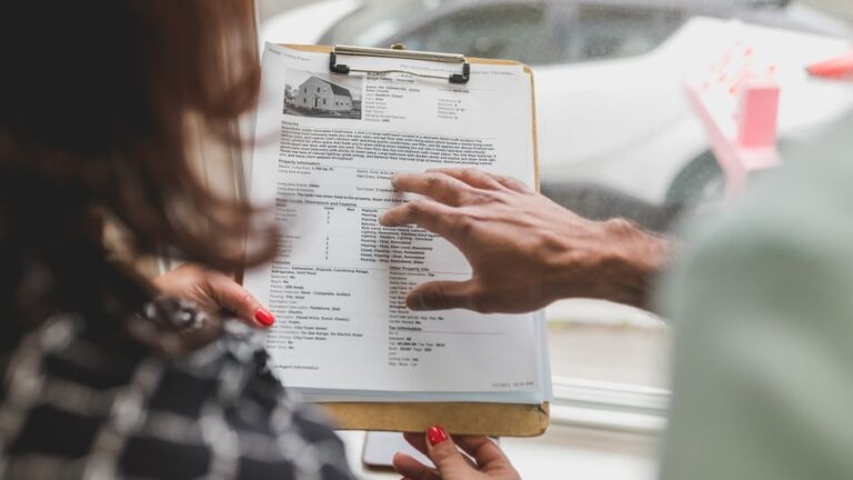 The Essential Role of a Real Estate Agent in Today’s Market
