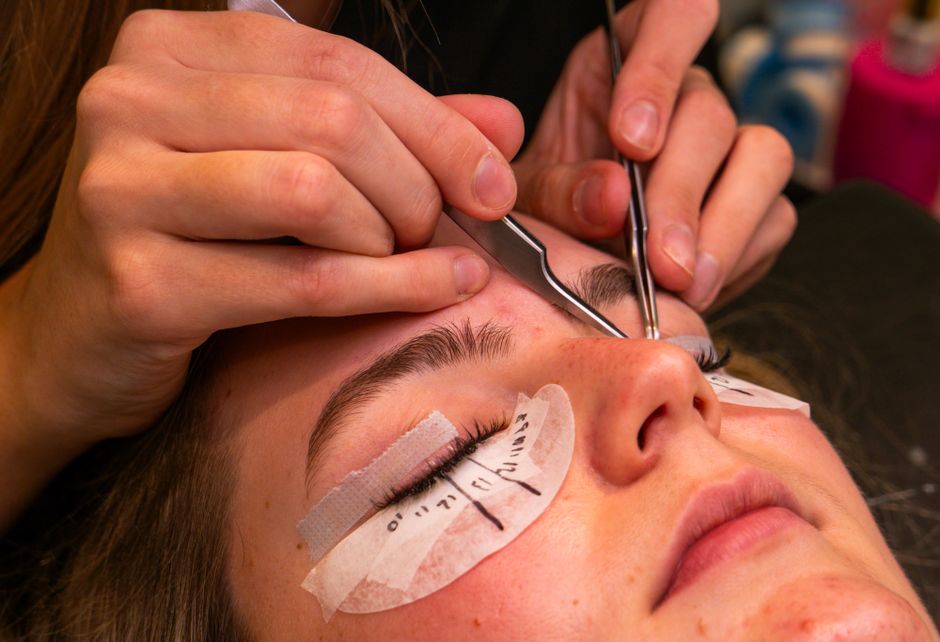 lash extension salon