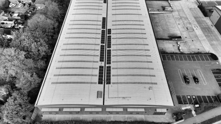 La Revolución de los Paneles Solares Industriales