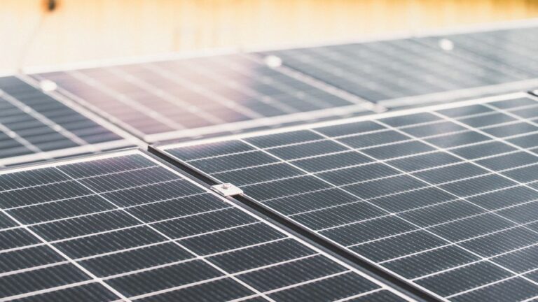 Maximizing Energy Efficiency with Solar Panel Installation